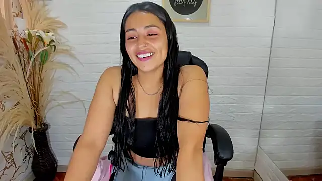 Snapshot of Aisha_09 chatting on February 4, 2025, 6:49 pm Aisha 09 online show from February 4, 2025, 6:49 pm