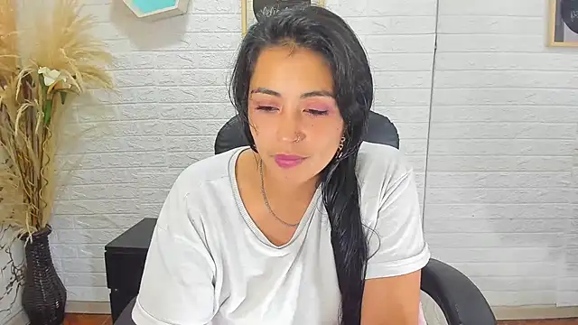 Snapshot of Aisha_09 chatting on February 26, 2025, 6:00 pm Aisha 09 online show from February 26, 2025, 6:00 pm