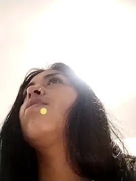 Snapshot of Aisha_09 chatting on March 13, 2026, 2:45 pm Aisha 09 online show from March 13, 2026, 2:45 pm