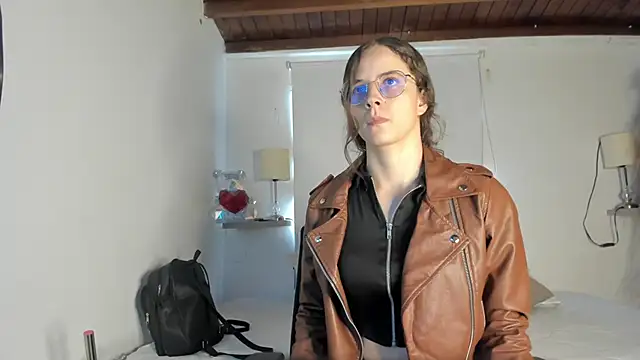 Snapshot of _ashleymiller chatting on March 17, 2025, 7:04 pm ashleymiller online show from March 17, 2025, 7:04 pm
