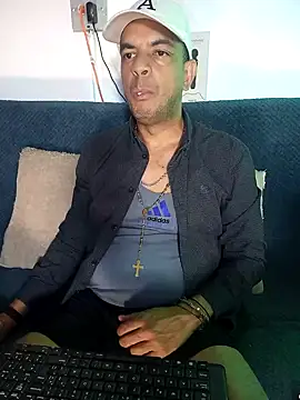 Snapshot of latinmartin73 chatting on January 23, 2025, 1:08 am latinmartin73 online show from January 23, 2025, 1:08 am