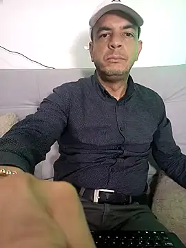 Snapshot of latinmartin73 chatting on February 6, 2025, 12:54 am latinmartin73 online show from February 6, 2025, 12:54 am