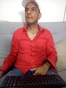 Snapshot of latinmartin73 chatting on February 8, 2025, 10:40 pm latinmartin73 online show from February 8, 2025, 10:40 pm