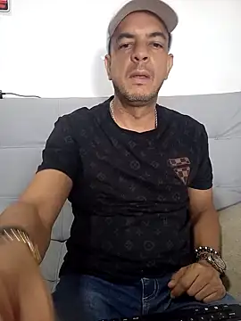 Snapshot of latinmartin73 chatting on February 9, 2025, 2:49 am latinmartin73 online show from February 9, 2025, 2:49 am