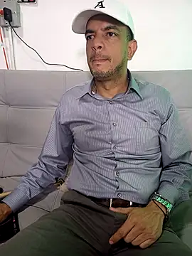 Snapshot of latinmartin73 chatting on February 12, 2025, 1:09 am latinmartin73 online show from February 12, 2025, 1:09 am