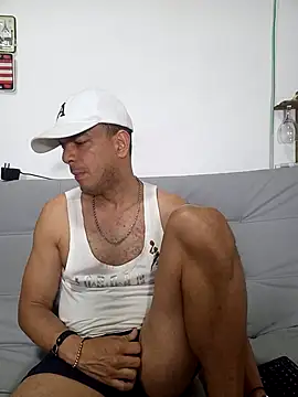 Snapshot of latinmartin73 chatting on February 14, 2025, 2:39 am latinmartin73 online show from February 14, 2025, 2:39 am