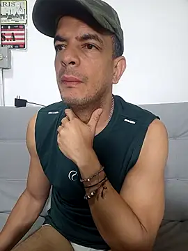 Snapshot of latinmartin73 chatting on February 15, 2025, 11:50 am latinmartin73 online show from February 15, 2025, 11:50 am