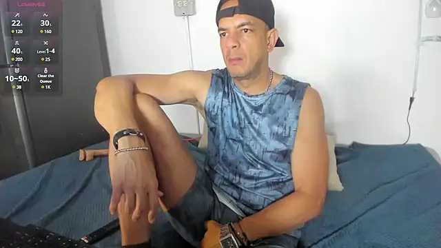 Snapshot of latinmartin73 chatting on February 24, 2025, 11:52 pm latinmartin73 online show from February 24, 2025, 11:52 pm