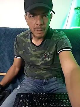 Snapshot of latinmartin73 chatting on March 3, 2025, 1:31 am latinmartin73 online show from March 3, 2025, 1:31 am