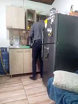 Snapshot of latinmartin73 chatting on March 4, 2025, 1:23 am latinmartin73 online show from March 4, 2025, 1:23 am