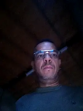 Snapshot of latinmartin73 chatting on March 22, 2025, 11:09 pm latinmartin73 online show from March 22, 2025, 11:09 pm