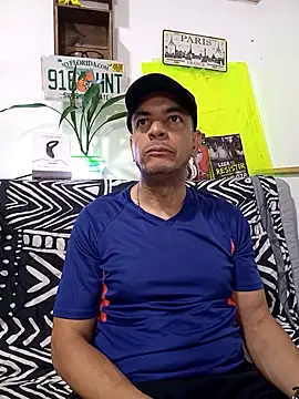 Snapshot of latinmartin73 chatting on September 13, 2025, 12:21 am latinmartin73 online show from September 13, 2025, 12:21 am