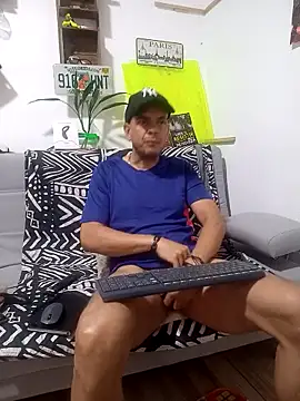 Snapshot of latinmartin73 chatting on September 13, 2025, 12:27 pm latinmartin73 online show from September 13, 2025, 12:27 pm