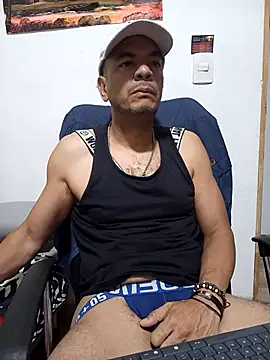 Snapshot of latinmartin73 chatting on September 14, 2025, 1:49 am latinmartin73 online show from September 14, 2025, 1:49 am