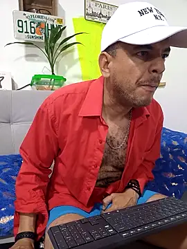 Snapshot of latinmartin73 chatting on September 22, 2025, 12:23 am latinmartin73 online show from September 22, 2025, 12:23 am