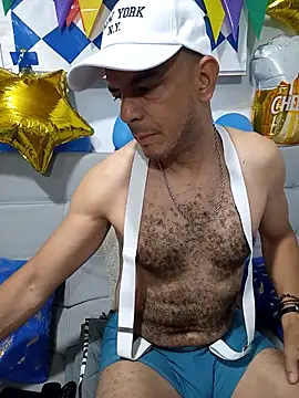 Snapshot of latinmartin73 chatting on September 27, 2025, 12:15 am latinmartin73 online show from September 27, 2025, 12:15 am