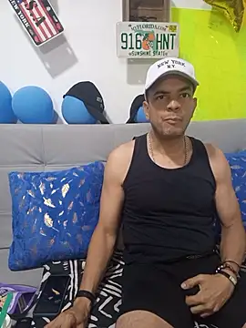 Snapshot of latinmartin73 chatting on October 8, 2025, 10:51 pm latinmartin73 online show from October 8, 2025, 10:51 pm