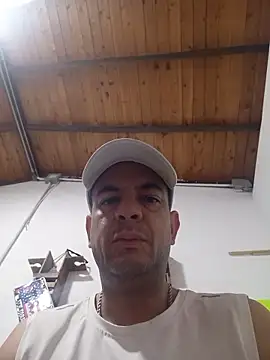 Snapshot of latinmartin73 chatting on October 26, 2025, 1:28 pm latinmartin73 online show from October 26, 2025, 1:28 pm