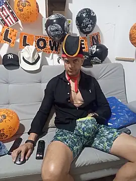 Snapshot of latinmartin73 chatting on October 27, 2025, 1:53 am latinmartin73 online show from October 27, 2025, 1:53 am