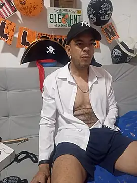 Snapshot of latinmartin73 chatting on November 1, 2025, 1:35 pm latinmartin73 online show from November 1, 2025, 1:35 pm