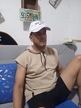 Snapshot of latinmartin73 chatting on November 8, 2025, 9:24 pm latinmartin73 online show from November 8, 2025, 9:24 pm