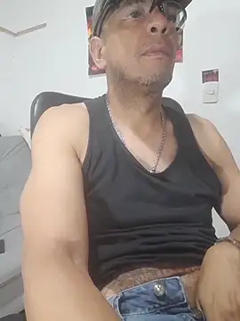 Snapshot of latinmartin73 chatting on November 22, 2025, 3:38 am latinmartin73 online show from November 22, 2025, 3:38 am