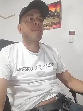 Snapshot of latinmartin73 chatting on December 2, 2025, 11:23 pm latinmartin73 online show from December 2, 2025, 11:23 pm