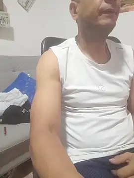 Snapshot of latinmartin73 chatting on December 3, 2025, 2:15 pm latinmartin73 online show from December 3, 2025, 2:15 pm