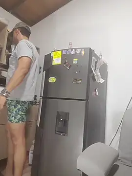 Snapshot of latinmartin73 chatting on December 15, 2025, 2:27 am latinmartin73 online show from December 15, 2025, 2:27 am