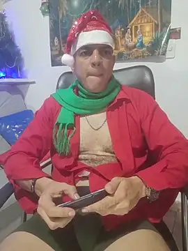 Snapshot of latinmartin73 chatting on December 17, 2025, 2:28 am latinmartin73 online show from December 17, 2025, 2:28 am