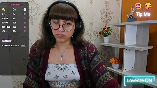 Snapshot of Nataly_Cloud chatting on February 13, 2025, 12:43 pm Nataly Cloud online show from February 13, 2025, 12:43 pm