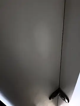 huzi518 online show from September 17, 2025, 3:41 am