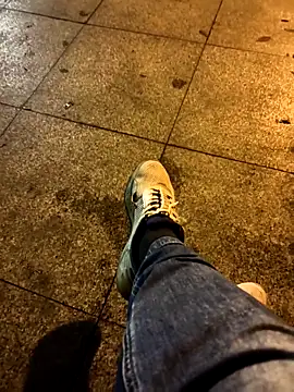 huzi518 online show from October 6, 2025, 11:29 am