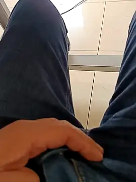 huzi518 online show from October 28, 2025, 2:26 am