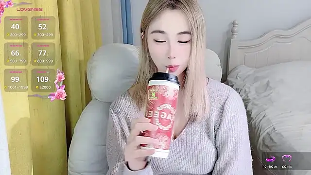 Caitlyn   online show from October 8, 2025, 11:30 am