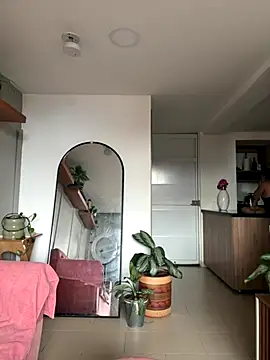 DakotaShelby online show from November 16, 2025, 8:36 pm