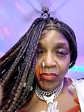 MadamBlingbox online show from December 22, 2025, 5:48 am