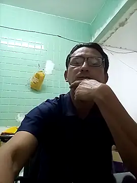 Andresguz35 online show from February 11, 2026, 5:29 pm