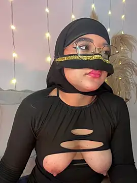 Snapshot of Maisa_issa chatting on February 22, 2025, 3:47 pm Maisa issa online show from February 22, 2025, 3:47 pm