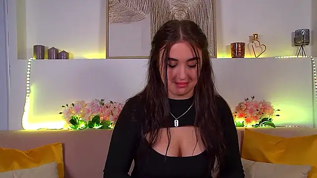 Snapshot of ChristinaMilton chatting on February 18, 2025, 9:42 pm ChristinaMilton online show from February 18, 2025, 9:42 pm