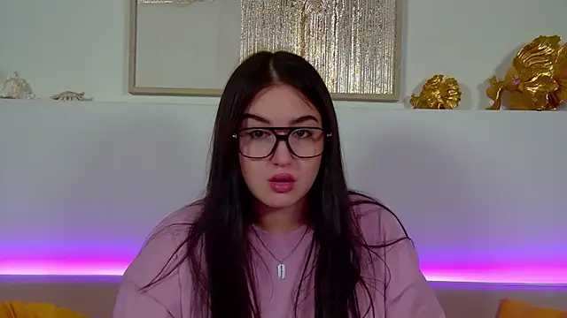 ChristinaMilton online show from November 7, 2025, 6:19 pm