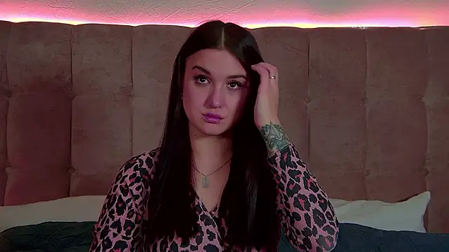 ChristinaMilton online show from November 27, 2025, 6:10 pm