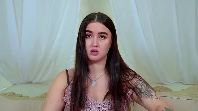 Snapshot of ChristinaMilton chatting on January 16, 2026, 6:56 pm ChristinaMilton online show from January 16, 2026, 6:56 pm