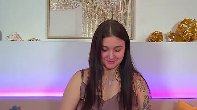 Snapshot of ChristinaMilton chatting on January 19, 2026, 6:39 am ChristinaMilton online show from January 19, 2026, 6:39 am