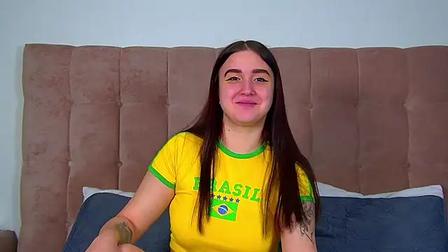 Snapshot of ChristinaMilton chatting on February 3, 2026, 6:40 am ChristinaMilton online show from February 3, 2026, 6:40 am