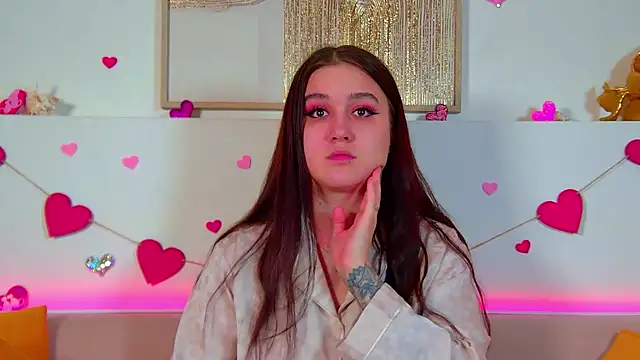 Snapshot of ChristinaMilton chatting on February 13, 2026, 6:15 pm ChristinaMilton online show from February 13, 2026, 6:15 pm