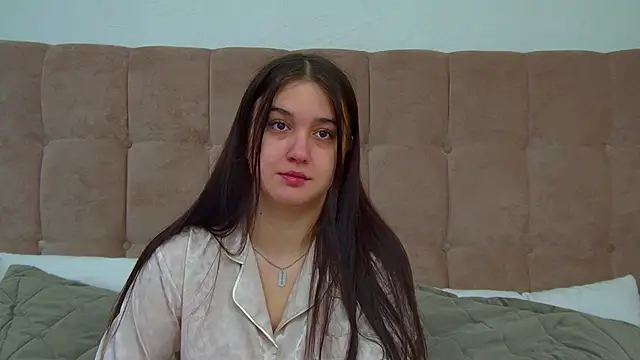 Snapshot of ChristinaMilton chatting on February 17, 2026, 7:05 am ChristinaMilton online show from February 17, 2026, 7:05 am