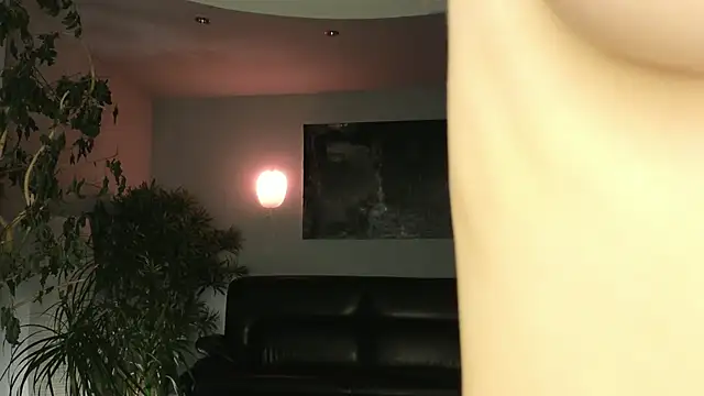 Snapshot of aryamirelle chatting on March 4, 2025, 12:55 pm aryamirelle online show from March 4, 2025, 12:55 pm