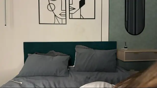 Snapshot of aryamirelle chatting on January 5, 2026, 8:56 pm aryamirelle online show from January 5, 2026, 8:56 pm