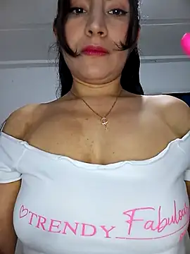 Snapshot of ELISA_90 chatting on November 19, 2025, 2:00 am ELISA 90 online show from November 19, 2025, 2:00 am